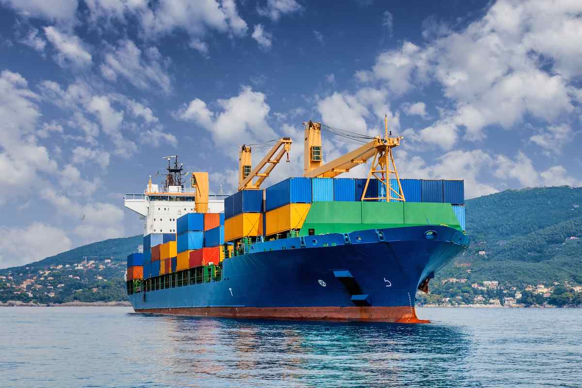 qualenergia-it-tassa-ue-frontiere-CO2-fase-transitoria-importazioni-nave-container-mercantile